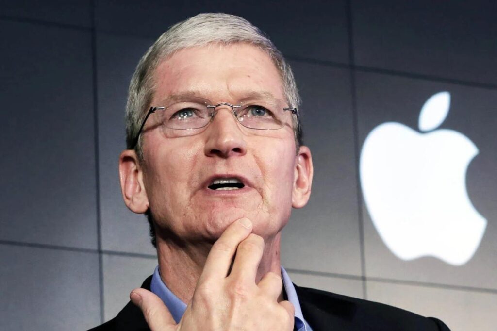 795146-99671383-1024x682 Apple CEO’su Tim Cook, Apple tarihindeki en uzun süre görev yapan CEO unvanını kazandı