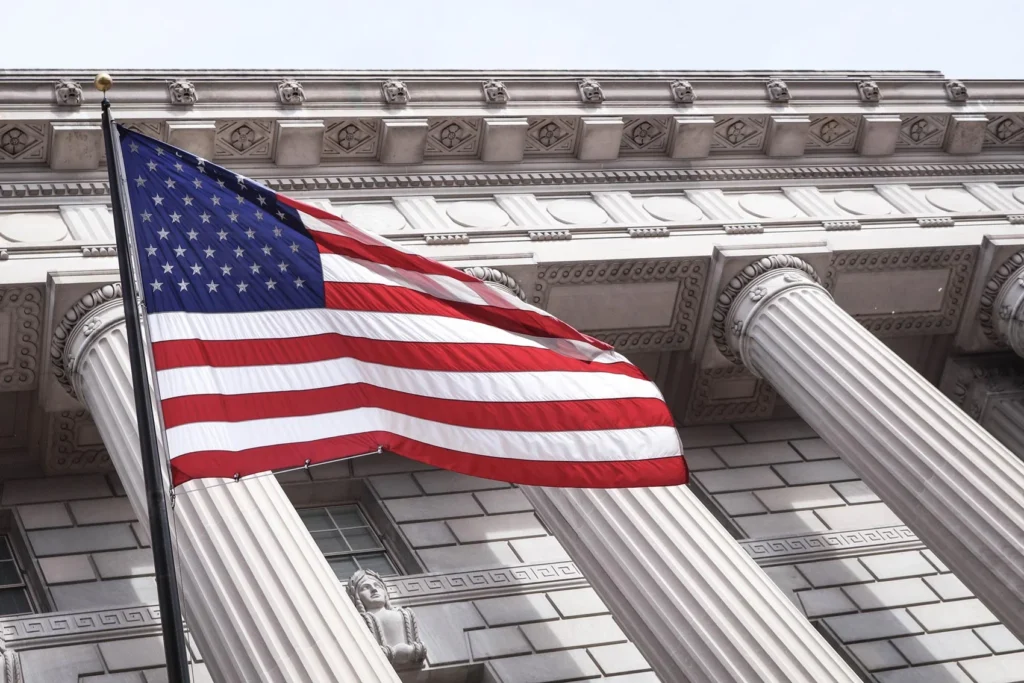 usa-flag-1024x683 ABD’den Fed'e Yarı Puanlık Faiz İndirimi Talebi